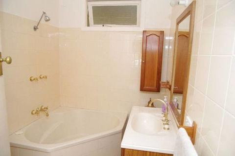 Berry, 16 East Street - Darwin Tourism 1