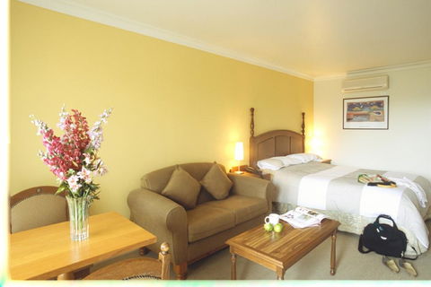 Best Western Plus The Tudor Box Hill - Darwin Tourism 2