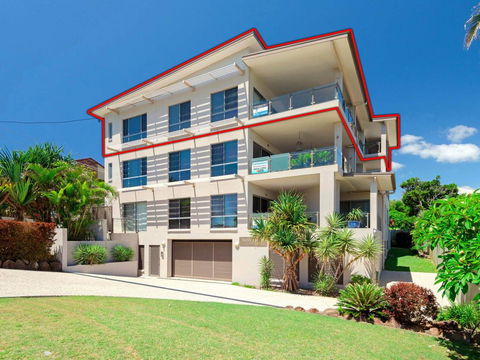 Bimbadeen Penthouse - Across The Road From Main Beach! - Darwin Tourism 1