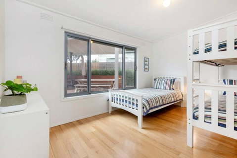 Blairgowrie Beach Retreat - Darwin Tourism 3