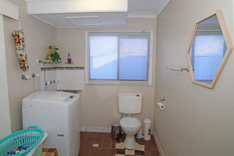 Blissful Paradise At Sussex Inlet - Darwin Tourism 3