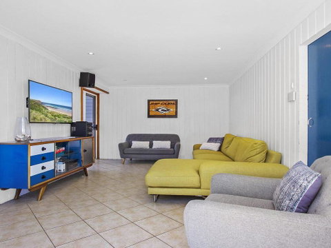 Blue Horizon - Beachfront With Fireplace - Darwin Tourism 1