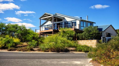 Blue Ocean Haven - Peppermint Grove Beach WA - Darwin Tourism 0
