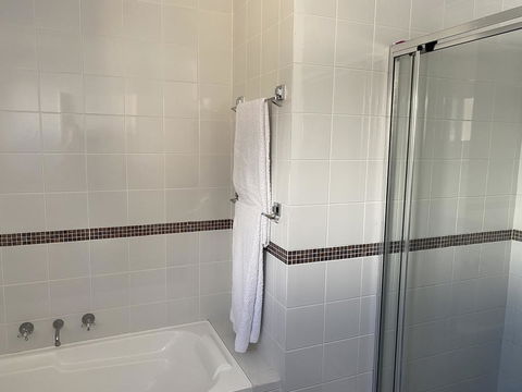 Blue Sky Escapes Seaview Apartment - Darwin Tourism 1