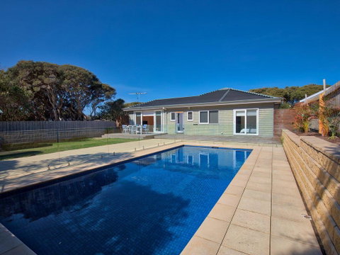 Bluetopia - Sparkling Solar Heated Pool! - Darwin Tourism 1
