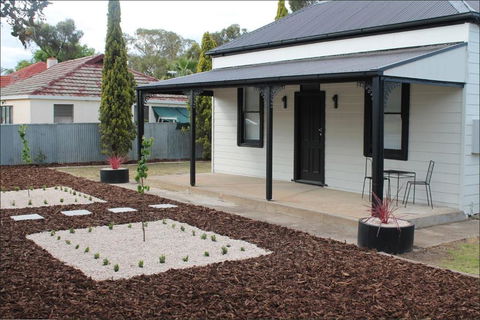 The Renmarkable Cottage - Darwin Tourism 0