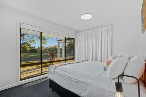 The Shore Guest House Milang - Darwin Tourism 1