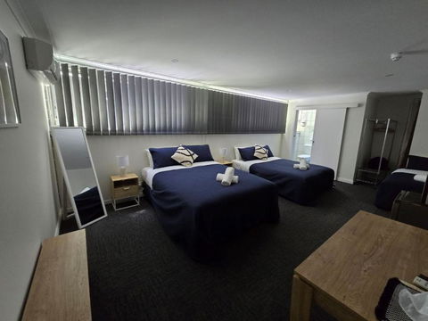 Warners Bay Hotel - Darwin Tourism 3