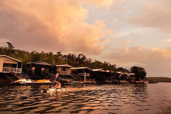 Bungalow 25 At Lake Bennett with Darwin Tourism