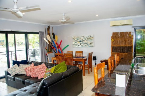 Bungalow 25 At Lake Bennett - Darwin Tourism 1