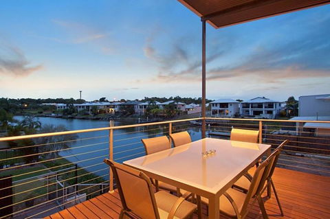 Marina Views Townhouse - Darwin Tourism 1