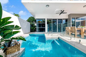 Poolside Gunya Luxury Living In Fannie Bay with Darwin Tourism