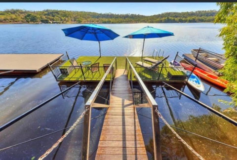 Rumah Surgah On Lake Bennett - Darwin Tourism 0