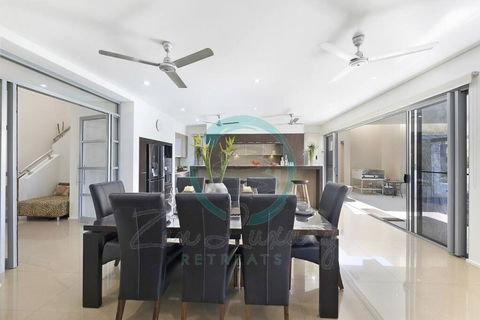 Zen Bayview Bliss: Luxury Marina Mansion - Darwin Tourism 3
