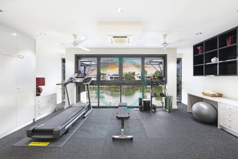 ZenLux: 4BR Bayview Mansion Infinity Pool + Cinema - Darwin Tourism 2