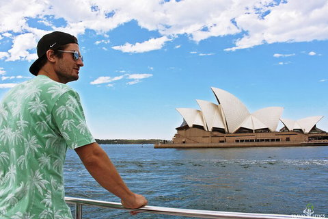 Sydney Harbour Hop-on Hop-off Cruise - Darwin Tourism 3