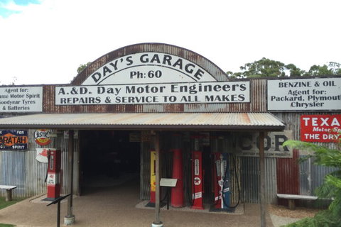 Private Tour To Paronella Park, Historic Village Herberton And Wild Life Wallaby - Darwin Tourism 3