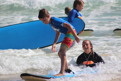 Learn To Surf At Broadbeach On The Gold Coast - Darwin Tourism 0